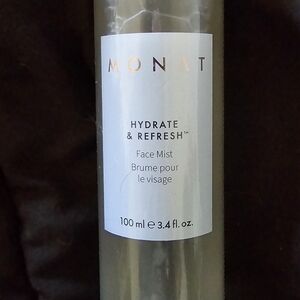 Monat hydrate and refresh spray
